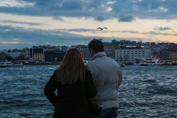 Où trouver les meilleurs spots pour la plongée en apnée avec les dauphins à Bimini, Bahamas : saisons et conseils ?